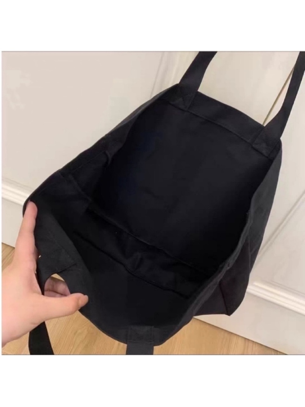 Chanel beauty No•1 black tote - Picture 4 of 5